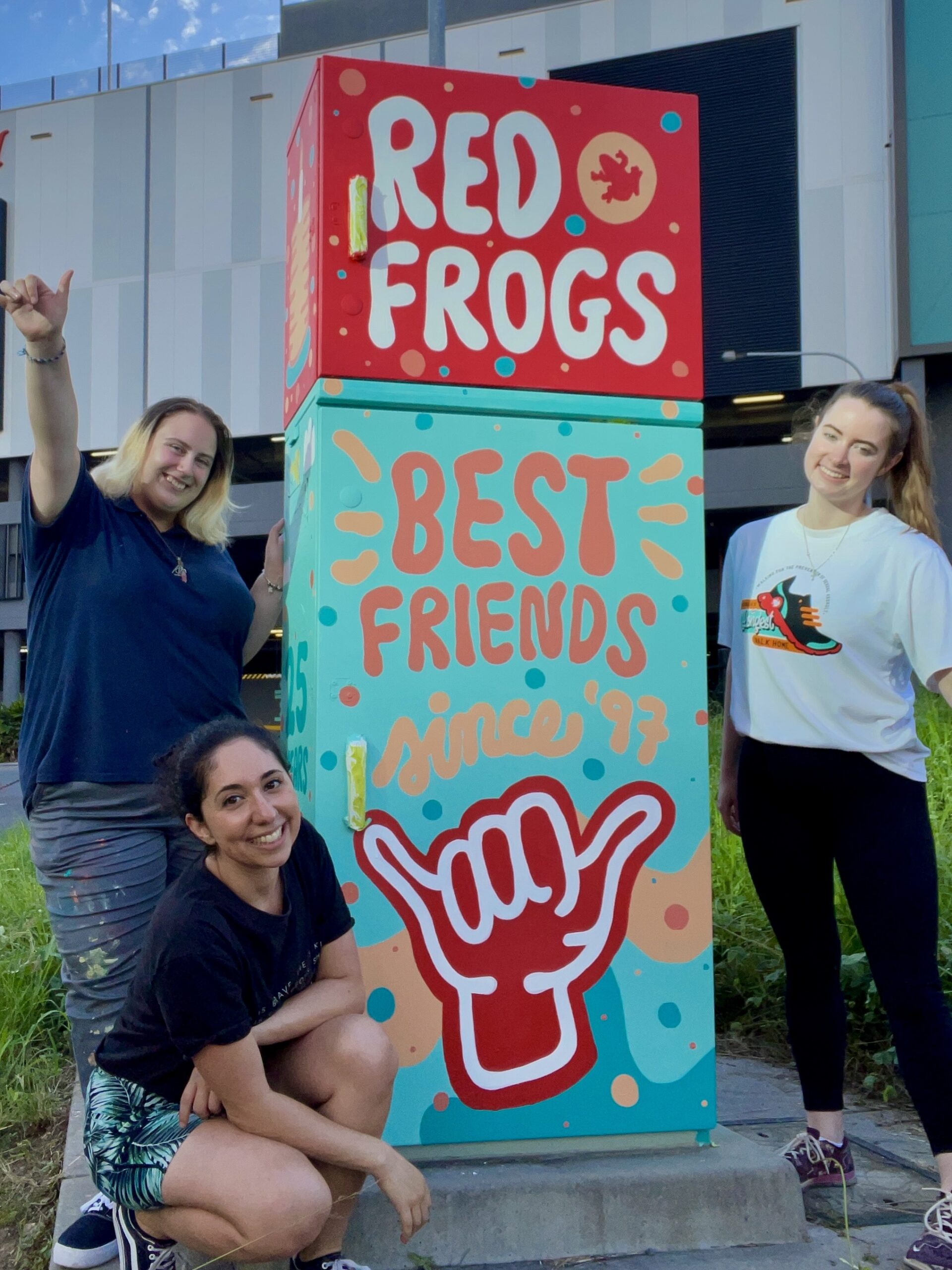 B0640_Annabel-Munro-(Red-Frogs)_Red-Frog-Best-Friends-Since-'97_09